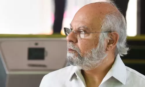 സൈബർ തട്ടിപ്പിന് ഇരയായി മുൻ പ്രധാനമന്ത്രിയുടെ മകനും; നരേഷ് ഗുജ്റാളിന് നഷ്ടമായത് 7.8 കോടി രൂപ സൈബർ തട്ടിപ്പിന് ഇരയായി മുൻ പ്രധാനമന്ത്രിയുടെ മകനും; നരേഷ് ഗുജ്റാളിന് നഷ്ടമായത് 7.8 കോടി രൂപ