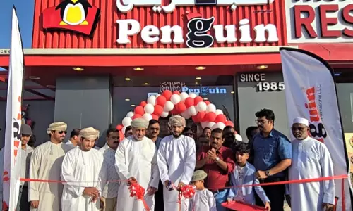 പെൻഗ്വിൻ ഫ്രൈഡ്‌ ചിക്കന്റെ പത്താമത്‌ ശാഖ തുംറൈത്തിൽ പ്രവർത്തനമാരംഭിച്ചു