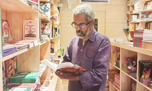 രാജേന്ദ്രന് കൃഷിയിലും വായനയിലും നൂറുമേനി