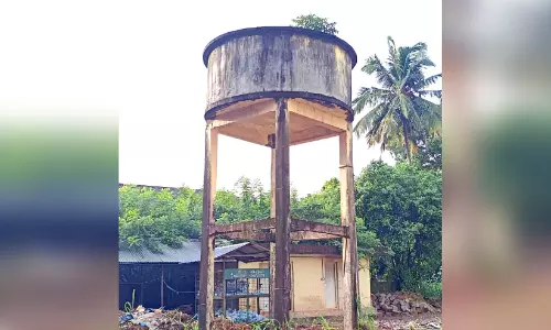 താ​ലൂ​ക്ക് ആ​ശു​പ​ത്രി​യി​ലെ ജ​ല​സം​ഭ​ര​ണി അ​പ​ക​ടാ​വ​സ്ഥ​യി​ൽ