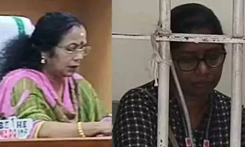ഡി.എച്ച്.എസിൽ കസേരകളിയുടെ രണ്ടാംദിനം: മീനാക്ഷി വിട്ടുനൽകിയില്ല, റീന പിന്മാറിയില്ല ഡി.എച്ച്.എസിൽ കസേരകളിയുടെ രണ്ടാംദിനം: മീനാക്ഷി വിട്ടുനൽകിയില്ല, റീന പിന്മാറിയില്ല