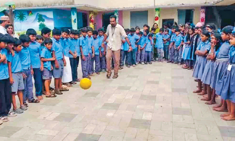 ലഹരിക്കെതിരെ ‘തൂഫാൻ’ തീർത്ത് വിദ്യാർഥികൾ ലഹരിക്കെതിരെ ‘തൂഫാൻ’ തീർത്ത് വിദ്യാർഥികൾ