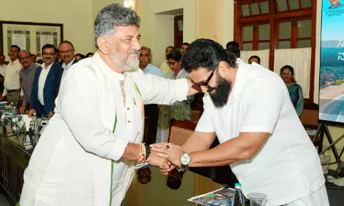 തീ​ര​ദേ​ശ ടൂ​റി​സം; നി​ക്ഷേ​പം വ​ർ​ധി​പ്പി​ക്കു​ന്ന​തി​ന് ഏ​ക​ജാ​ല​ക സം​വി​ധാ​നമെന്ന് -മു​ഖ്യ​മ​ന്ത്രി