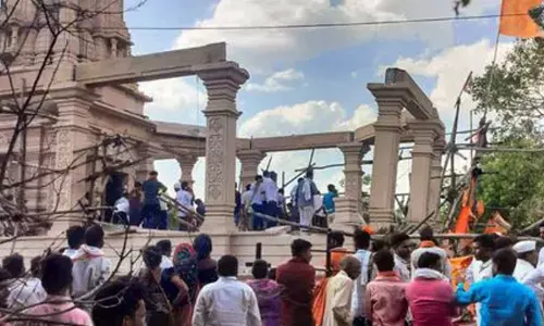 മഹാരാഷ്ട്രയിൽ ക്ഷേത്ര മേൽക്കൂര തകർന്നുവീണ സംഭവം: മരിച്ചവരുടെ എണ്ണം അഞ്ചായി; പരിക്കേറ്റവരുടെ എണ്ണത്തിൽ വർധന -വിഡിയോ
