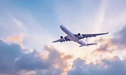 ഇന്ധനവില കുറഞ്ഞിട്ടും വിമാന ടിക്കറ്റ് നിരക്ക് കുറയില്ല; ആകാശക്കൊള്ള തുടരും