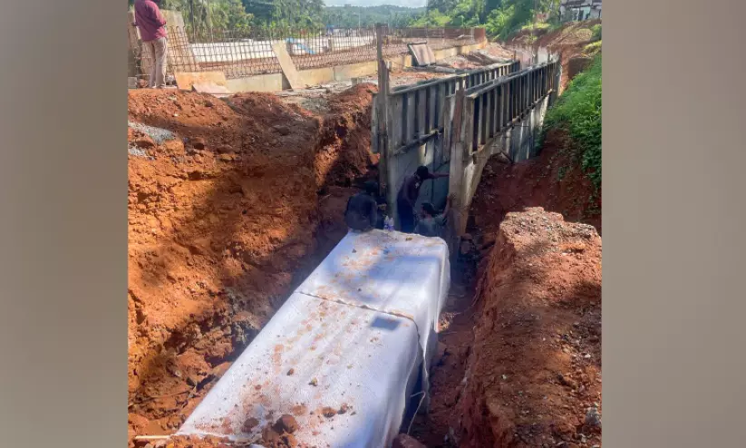 എൻ.എച്ച് ഓവുചാൽ നിർമാണം; പുതിയ വളപ്പ് റോഡ് നശിക്കുന്നു എൻ.എച്ച് ഓവുചാൽ നിർമാണം; പുതിയ വളപ്പ് റോഡ് നശിക്കുന്നു