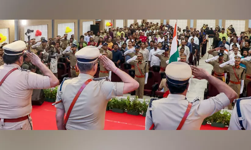 പൊലീസ് ഉദ്യോഗസ്ഥരുടെ പാസിങ് ഔട്ട് പരേഡ് പൊലീസ് ഉദ്യോഗസ്ഥരുടെ പാസിങ് ഔട്ട് പരേഡ്