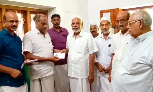 നിർധനരായ മദ്റസ വിദ്യാർഥികളുടെ ഫീസ് തളിക്കുളം സൗദി പ്രവാസി കൂട്ടായ്മ ഏറ്റെടുത്തു