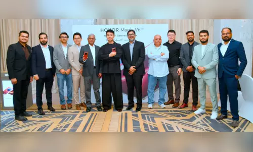 ഹോണർ ഫോൾഡിങ് സ്മാർട്ട് ഫോൺ മാജിക് വി 6 പുറത്തിറക്കി