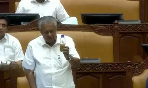 ജലപീരങ്കിയിലെ തിളപ്പിച്ചാറ്റിയ വെള്ളം
