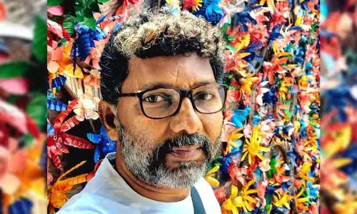 ഫുട്ബാൾ ഭ്രാന്ത് കൊണ്ട് ജീവിതം കളയല്ലേ; ആരാധകർക്ക് മുന്നറിയിപ്പുമായി നിയാസ് ബക്കർ: വീഡിയോ വൈറൽ