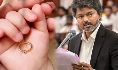‘തായ് മാമൻ തങ്ക മോതിരം’; തമിഴ്‌നാട്ടിൽ സർക്കാർ ആശുപത്രികളിൽ ജനിക്കുന്ന കുഞ്ഞുങ്ങൾക്ക് സ്വർണമോതിരം, പദ്ധതി പ്രഖ്യാപിച്ച് വിജയ്