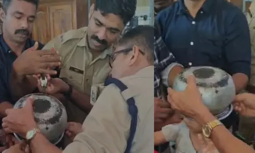 കളിക്കുന്നതിനിടെ പാത്രം തലയിൽ കുടുങ്ങി; രണ്ടു വയസ്സുകാരിക്ക് രക്ഷകരായി ഫയർഫോഴ്സ്