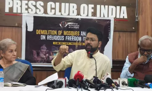 ഇത് നിലനിൽപ്പിന്റെ പ്രശ്നം;  മസ്ജിദ് പൊളിക്കലുകൾക്കെതിരെ നിയമപോരാട്ടത്തിന് ഒരുങ്ങി എ.പി.സി.ആർ