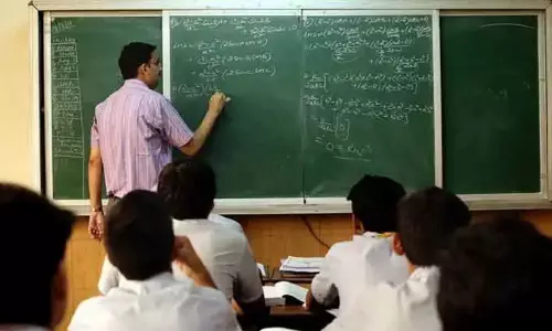 സ്ഥിരം അധ്യാപകരില്ലാതെ 300ലേറെ ഹയർസെക്കൻഡറി അധിക ബാച്ചുകൾ