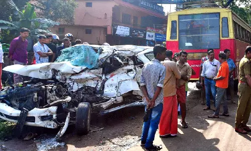 ഇ​നി​യും എ​ത്ര പേ​ർ മ​രി​ച്ചാ​ലാ​ണ്... ?