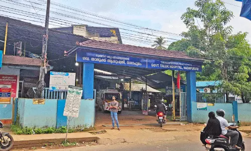 കു​റി​പ്പി​ലെ പി​ശ​ക്:നാദാപുരം ആശുപത്രിയിൽ   ഗുളികമാ​റി ന​ൽ​കി​യെന്ന് പ​രാ​തി