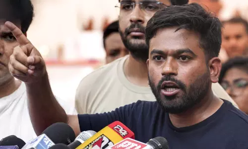 ‘ഞങ്ങളെ തീവ്രവാദികളെന്ന് വിളിക്കാൻ നാണമില്ലേ?’: വിദ്യാഭ്യാസ മന്ത്രിക്കെതിരെ ആഞ്ഞടിച്ച് കോക്രോച്ച് ജനതാ പാർട്ടി