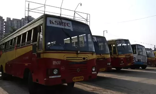 തി​രു​വിഴാം​കു​ന്ന് കെ.​എ​സ്.​ആ​ർ.​ടി.​സി ബസ്   വീ​ണ്ടും വ​ഴി​യി​ൽ കു​ടു​ങ്ങി
