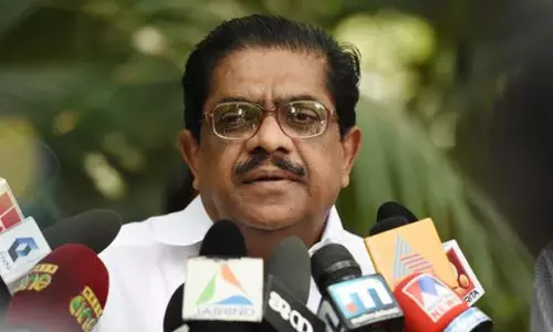 ‘നികുതി ഇളവ് പിൻവലിക്കണം, പാർട്ടിതലത്തിലും യു.ഡി.എഫിലും ചർച്ച നടത്തണമായിരുന്നു’; മുഖ്യമന്ത്രിക്കെതിരെ വി.എം. സുധീരൻ, രമേശ് ചെന്നിത്തലക്ക് പ്രശംസ