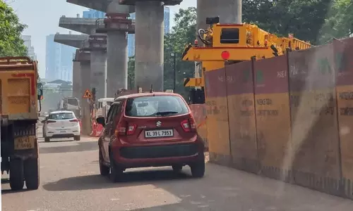 മെ​ട്രോ കു​രു​ക്ക് നി​യ​മ​സ​ഭ​യി​ലും