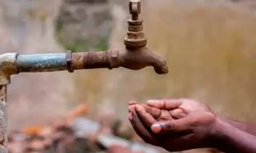 കു​ടി​വെള്ള​മി​ല്ല; സ​മ​ര​ത്തി​നി​റ​ങ്ങി കു​ട്ട​ങ്ക​രി​ക്കാ​ര്‍