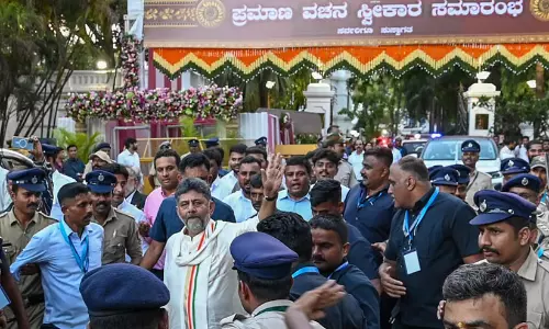 കർണാടകയിൽ മന്ത്രിസഭ വികസനം നീളുന്നു; ഹൈകമാൻഡിന്റെ ‘ഫോൺ കോൾ’ മന്ത്രിമോഹികൾക്ക് തിരിച്ചടി