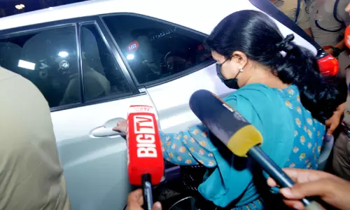 വീണയെ ഇ.ഡി 10 മണിക്കൂർ ചോദ്യം ചെയ്തു; വീണ്ടും ഹാജരാകാൻ നോട്ടീസ്