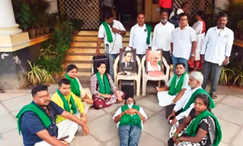 പിതാവിന്റെ മരണസർട്ടിഫിക്കറ്റിന് അപേക്ഷിച്ച മകന് നൽകിയത് സ്വന്തം മരണസർട്ടിഫിക്കറ്റ് ; നിങ്ങൾ മരിച്ചുപോയെന്ന് ഗുരുസ്വാമിയോട് മൈസൂരു നഗരസഭ