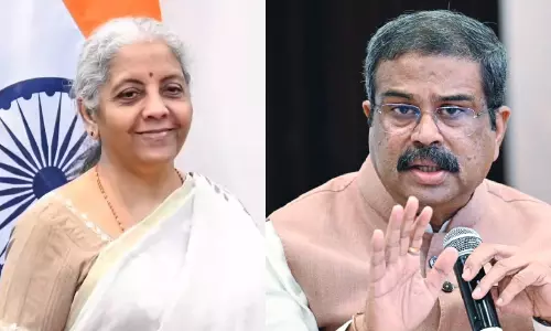 കേന്ദ്ര മന്ത്രിസഭ; ധർമേന്ദ്ര പ്രധാൻ പുറത്തേക്ക്? നിർമല സീതാരാമന്‍റെ വകുപ്പ് മാറ്റും? വൻ അഴിച്ചുപണിക്ക് നീക്കം