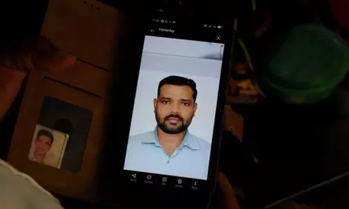 ഞങ്ങളുടെ ഏക പ്രതീക്ഷയായിരുന്നു അവൻ, അമേരിക്കയാണ് എന്റെ ഭർത്താവിനെ കൊന്നത്; ഒമാനിൽ യു.എസ് ആക്രമണത്തിൽ കൊല്ലപ്പെട്ട ഇന്ത്യൻ നാവികന്റെ കുടുംബം നീതി തേടുന്നു ഞങ്ങളുടെ ഏക പ്രതീക്ഷയായിരുന്നു അവൻ, അമേരിക്കയാണ് എന്റെ ഭർത്താവിനെ കൊന്നത്; ഒമാനിൽ യു.എസ് ആക്രമണത്തിൽ കൊല്ലപ്പെട്ട ഇന്ത്യൻ നാവികന്റെ കുടുംബം നീതി തേടുന്നു
