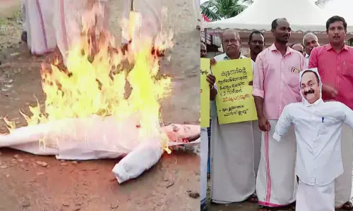 ചമ്പക്കുളം മൂലം വള്ളംകളി: അവധി നൽകില്ലെന്ന മുഖ്യമന്ത്രിയുടെ പരാമർശത്തിൽ കുട്ടനാട്ടിൽ പ്രതിഷേധം; കോലം കത്തിച്ചു