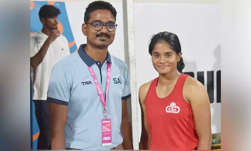 കടം വാങ്ങിയ പോളിൽ ഉയർന്ന ‘ശ്രീ’