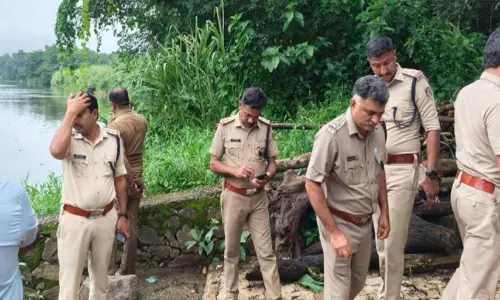 മൂവാറ്റുപുഴയിലേത് കൂട്ട ആത്മഹത്യയെന്ന് നിഗമനം; മരിച്ചത് ദമ്പതികളും കുഞ്ഞും