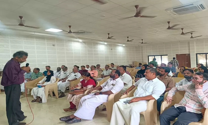 ഹരിതവികസനത്തിന്റെ പുതിയ പാത; ഡോണട്ട് ഇക്കണോമിക്സ് മാതൃകയുമായി മണിയൂർ പഞ്ചായത്ത്, രാജ്യത്ത് ആദ്യം ഹരിതവികസനത്തിന്റെ പുതിയ പാത; ഡോണട്ട് ഇക്കണോമിക്സ് മാതൃകയുമായി മണിയൂർ പഞ്ചായത്ത്, രാജ്യത്ത് ആദ്യം