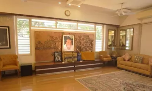 സ്വപ്ന സുന്ദരിയുടെ അദ്വിതീയ മാളിക: ഹേമമാലിനിയുടെ 54 വർഷം പഴക്കമുള്ള വീടിനുള്ളിലെ കാഴ്ചകൾ!