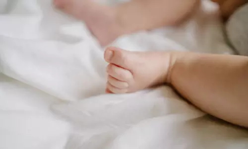 തൃശൂരിൽ ഒന്നരവയസുള്ള കുഞ്ഞ് തൊട്ടിലിൽ മരിച്ച നിലയിൽ: പാൽ തൊണ്ടയിൽ കുടുങ്ങിയതെന്ന് നിഗമനം