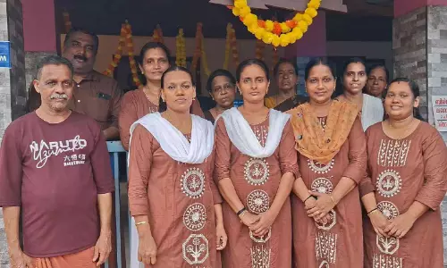 കത്തുന്ന വിലക്കയറ്റത്തിലും ആശ്വാസമേകി ജനകീയ ഹോട്ടൽ ഒമ്പതാം വർഷത്തിലേക്ക്