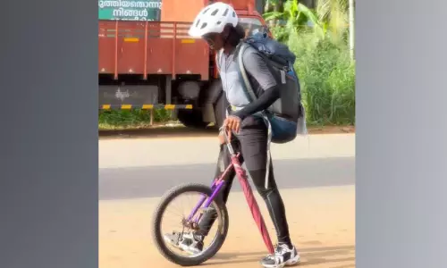ഒറ്റചക്ര സൈക്കിളിൽ അബിയുടെ പാൻ കേരളയാത്ര