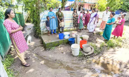 കുടിവെള്ളമില്ലാതെ 40 നാൾ; ദുരിതത്തിലായി എൽ.ബി.എസ് ഉന്നതി നിവാസികൾ കുടിവെള്ളമില്ലാതെ 40 നാൾ; ദുരിതത്തിലായി എൽ.ബി.എസ് ഉന്നതി നിവാസികൾ