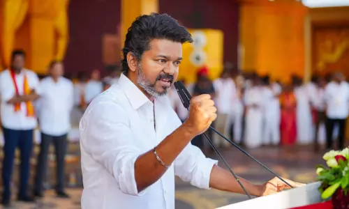 നിർണായക രാഷ്ട്രീയ നീക്കത്തിനൊരുങ്ങി വിജയ്; ജൂലൈ 1-ന് സഖ്യകക്ഷികളുടെ യോഗം വിളിച്ച് ടി.വി.കെ