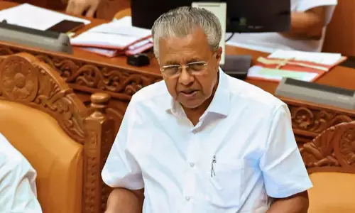 സ്ത്രീസുരക്ഷ പെൻഷൻ നിഷേധം ക്രൂരതയെന്ന്​ പ്രതിപക്ഷം; ആ​ശ സ​മ​ര​കാ​ല​ത്ത്​ ഈ ​അ​നു​ക​മ്പ ക​ണ്ടി​ല്ല​ല്ലോ​യെ​ന്ന്​ മു​ഖ്യ​മ​ന്ത്രി