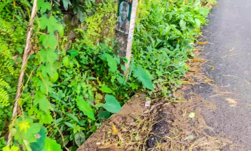 അപകടത്തിന് വഴിയൊരുക്കി കുന്നത്തുകുളം റോഡിലെ കാന