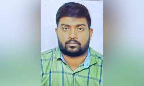 ചരക്ക് ലോറിക്ക് പിന്നിലിടിച്ച് ബൈക്ക് യാത്രികനായ യുവാവ് മരിച്ചു
