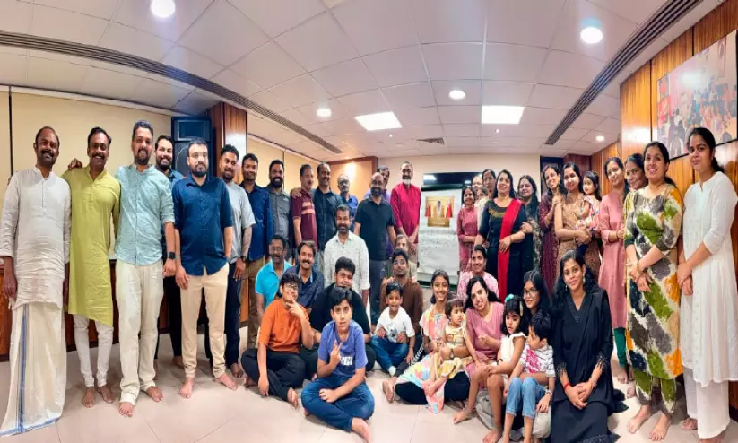 ഭരണാധികാരിളോട് വിശ്വസ്തതയും കൂറും പ്രഖ്യാപിച്ച് ആർട്ട് ഓഫ് ലിവിങ് ബഹ്റൈൻ ഭരണാധികാരിളോട് വിശ്വസ്തതയും കൂറും പ്രഖ്യാപിച്ച് ആർട്ട് ഓഫ് ലിവിങ് ബഹ്റൈൻ