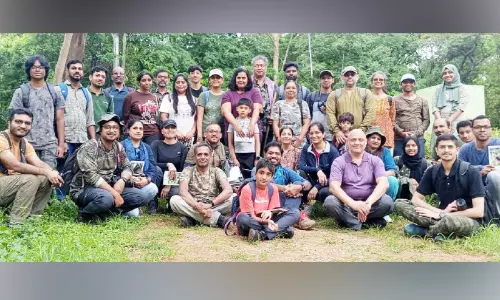 നഗര‘വന’ത്തിൽ ചിത്രശലഭളെ തേടുന്നവർ നഗര‘വന’ത്തിൽ ചിത്രശലഭളെ തേടുന്നവർ