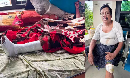 വാട്ടർ അതോറിറ്റിയുടെ അനാസ്ഥ; സ്കൂട്ടർ കുഴിയിൽ വീണു ദമ്പതികൾക്ക് ഗുരുതര പരിക്ക് വാട്ടർ അതോറിറ്റിയുടെ അനാസ്ഥ; സ്കൂട്ടർ കുഴിയിൽ വീണു ദമ്പതികൾക്ക് ഗുരുതര പരിക്ക്