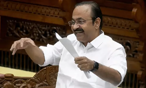 ‘ഈ സർക്കാർ വന്നില്ല എന്ന് സങ്കൽപ്പിക്കൂ, കുറച്ചുനേരം സന്തോഷം കിട്ടുമല്ലോ; എങ്കിൽ തദ്ദേശ ഫണ്ടിൽ എത്ര കുറക്കും?’ -പ്രതിപക്ഷത്തോട് വി.ഡി. സതീശൻ