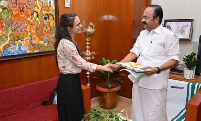 കോവളത്ത് കൊല്ലപ്പെട്ട വിദേശ വനിത ലിഗ സ്ക്രോമന്റെ സഹോദരി മുഖ്യമന്ത്രിയുമായി കൂടിക്കാഴ്ച നടത്തി കോവളത്ത് കൊല്ലപ്പെട്ട വിദേശ വനിത ലിഗ സ്ക്രോമന്റെ സഹോദരി മുഖ്യമന്ത്രിയുമായി കൂടിക്കാഴ്ച നടത്തി