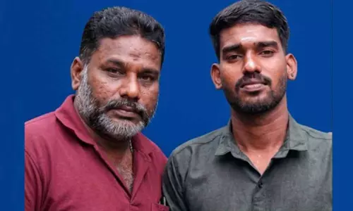 ബസ്സിടിച്ച് അച്ഛനും മകനും ദാരുണാന്ത്യം; ബസ്സുകൾ തടഞ്ഞ് നാട്ടുകാർ